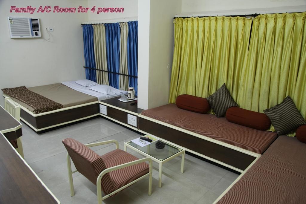 Hotel Aditya Rajkot Exterior foto